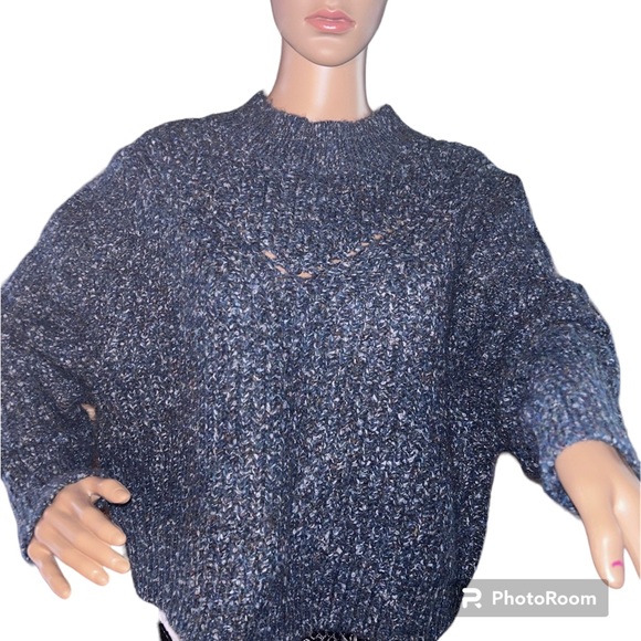 Woman’s sweater size 8/10 - Picture 2 of 4